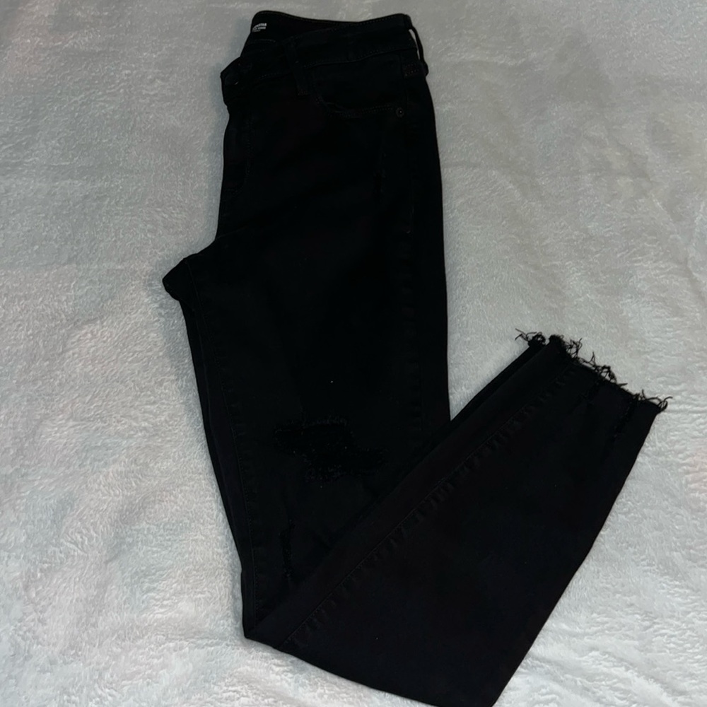 women’s black super skinny old navy jeans with holes in the knees size 6